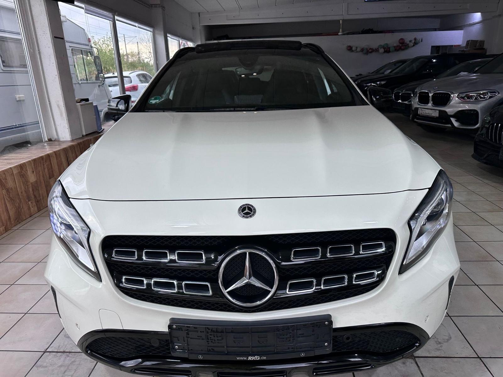 Mercedes-Benz GLA 200 DCT "Urban"Automatik Panorama Leder AHK