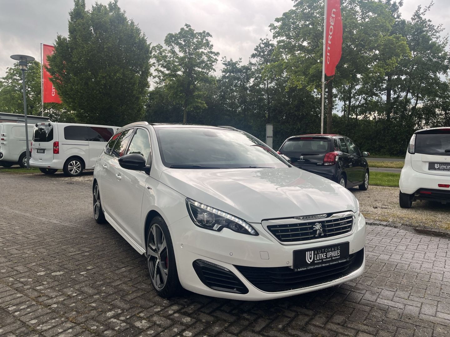 Fahrzeugabbildung Peugeot 308 SW GT BlueHdi 180 EAT6 Sportpaket Panorama