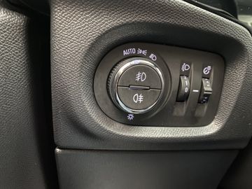 Bild 21 Opel Corsa Edition 1.2 Hybrid AT/SHZ+LHZ/PDC v+h+CAM/