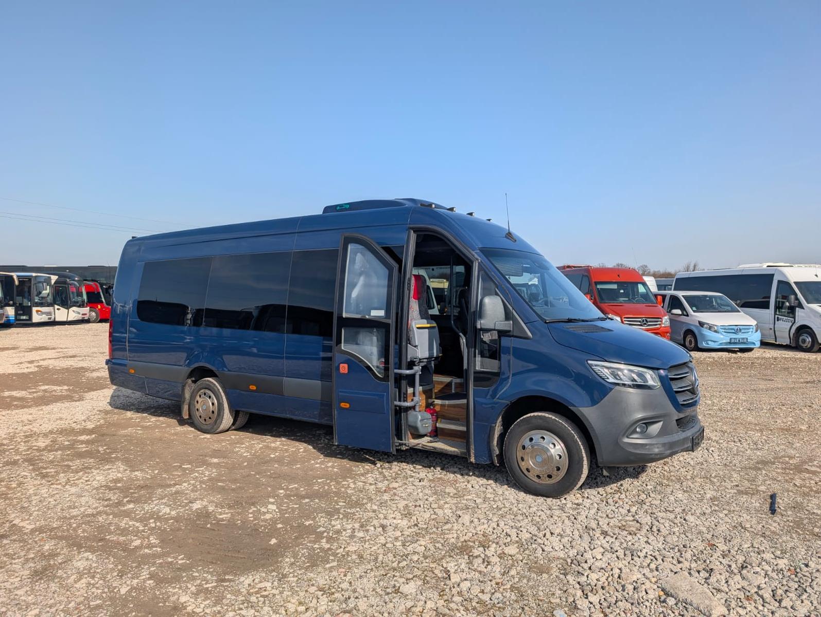 Mercedes-Benz Sprinter 519