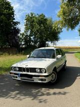 BMW E30 318 i Touring Alpinweiß - BMW: Kombi, E30