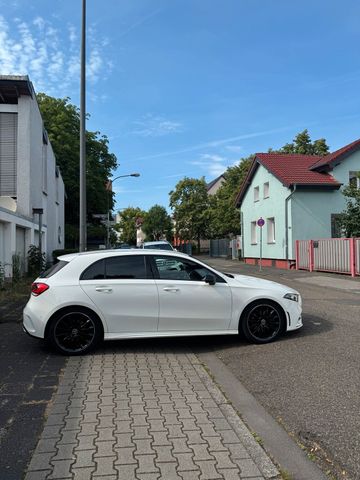 MERCEDES-BENZ Mercedes Benz A220