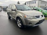 Mitsubishi Outlander 2.0 DI-D Intense 7 Sitze Klima - Mitsubishi: Gold