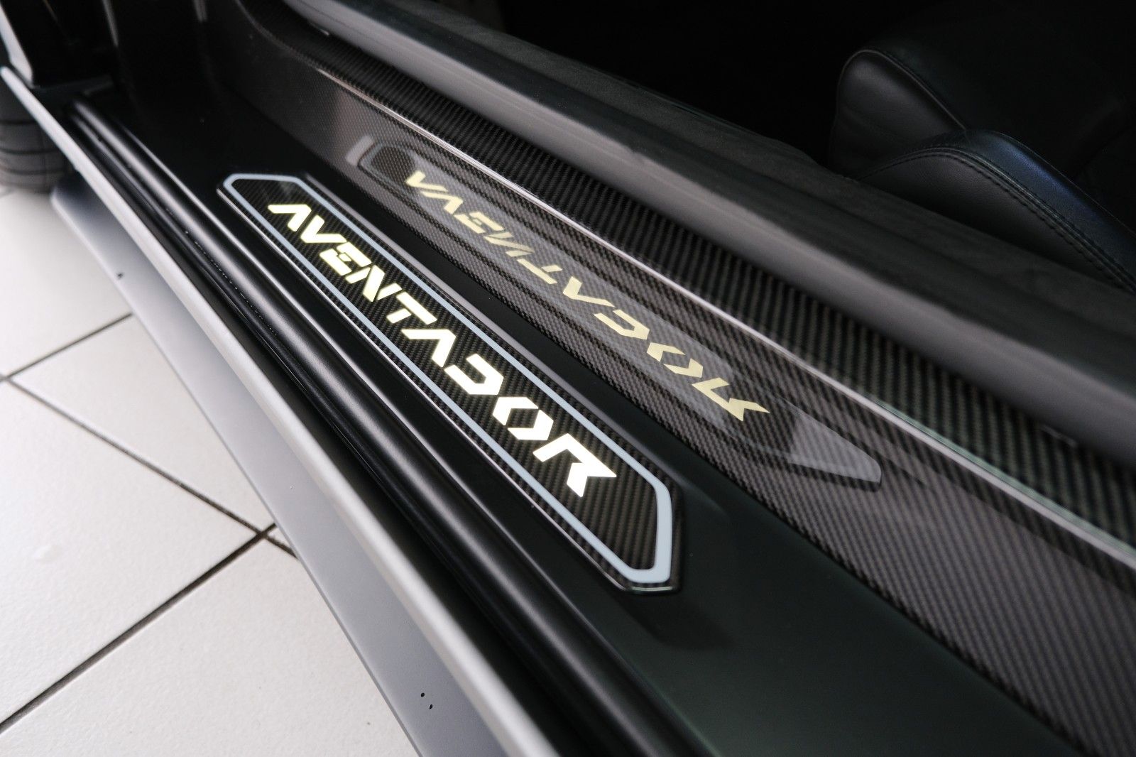Fahrzeugabbildung Lamborghini Aventador S/Carbon/Lift/Matt/1A Zustand