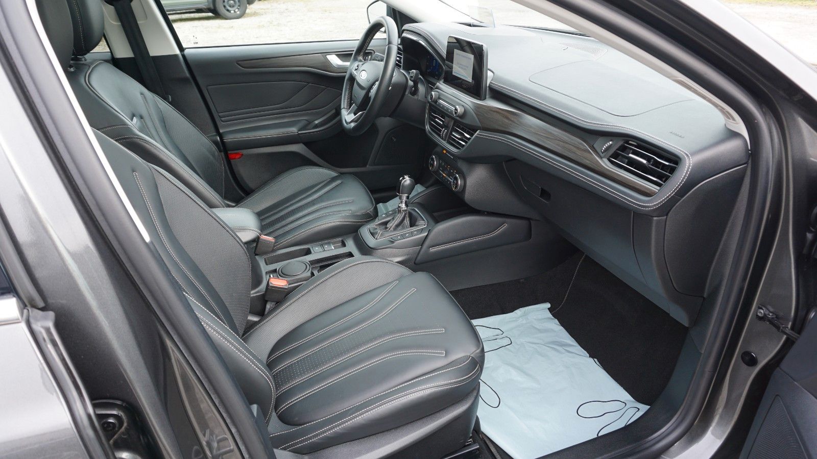 Fahrzeugabbildung Ford Focus Turnier Vignale, Kamera, Pano, Leder, LED