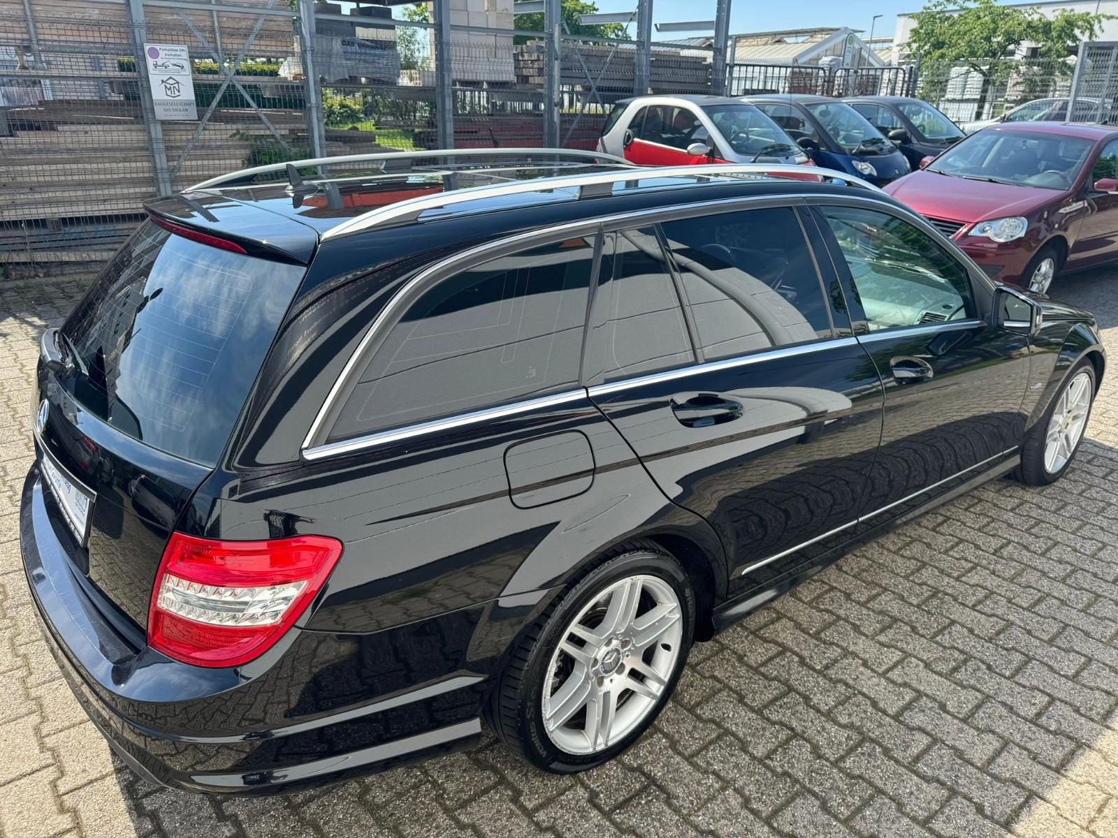 Mercedes-Benz C250 2010 — photo 23