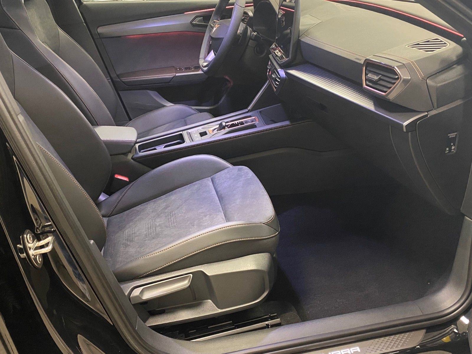 Fahrzeugabbildung CUPRA Formentor 2.0 TSI VZ DSG 4Drive+SCHIEBEDACH+ACC+
