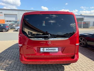 Mercedes V 220 - 8