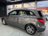 Mercedes-Benz B 200*AUTOMATIK*XENON*NAVI*PDC*MFL - Mercedes-Benz mit Benzin-Antrieb: Stoff, Scheckheftgepflegt