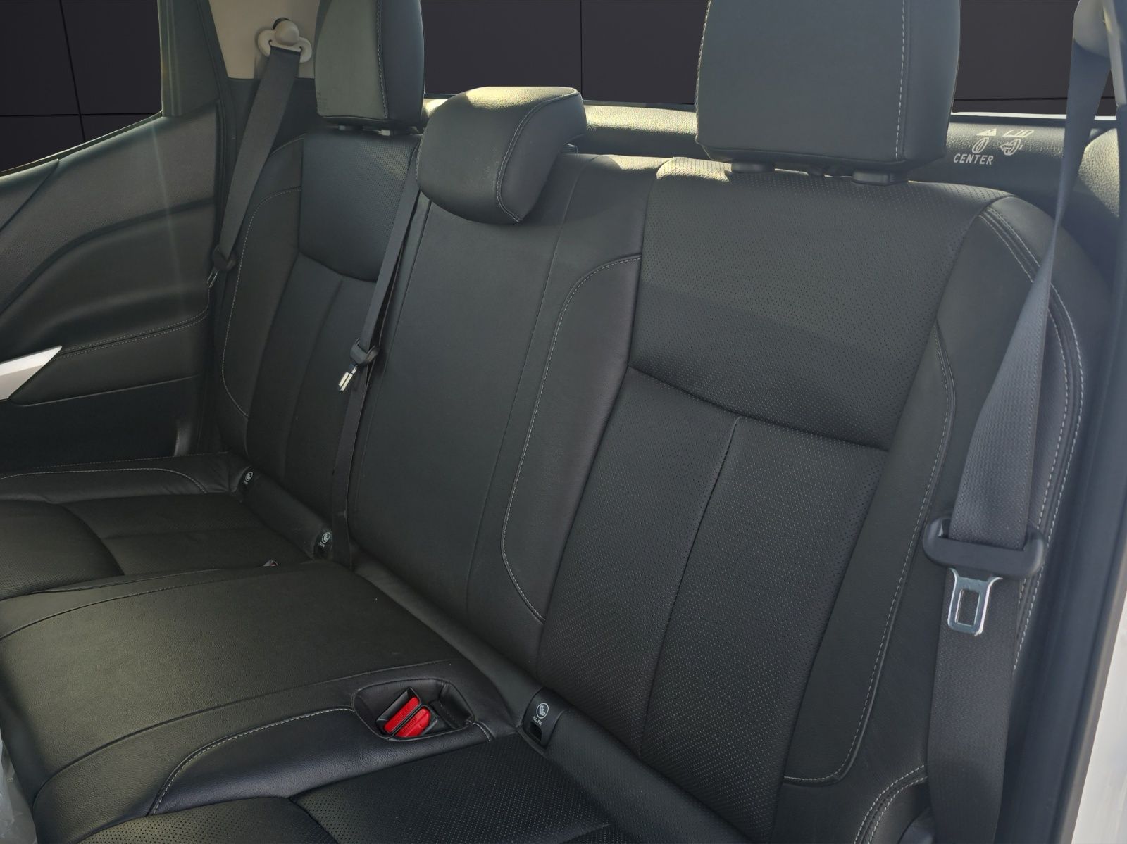 Fahrzeugabbildung Nissan Navara NP300 Tekna Double Cab 4x4 RFK SH LED