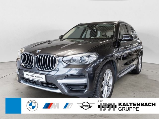 BMW X3 xDrive 20d X-Line W-LAN ACC LED HUD AHK PANO