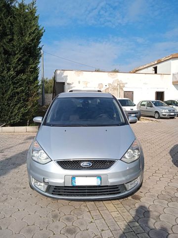 Ford Galaxy 2.0 TDCi 140 CV Ghia DPF