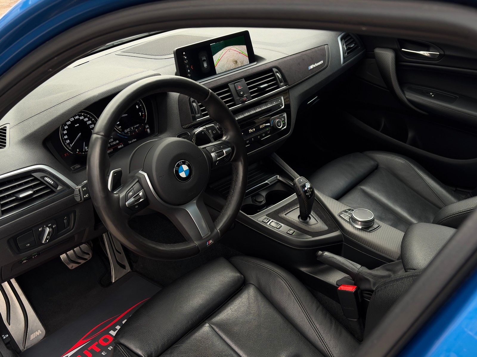Fahrzeugabbildung BMW M140i xDr. Special Edition Schiebed. H&K LHZ CAM