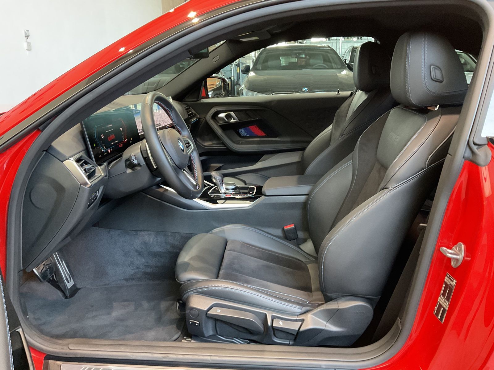 Fahrzeugabbildung BMW M2 Coupé Komfortzugang, Tempomat, Sitzheizung