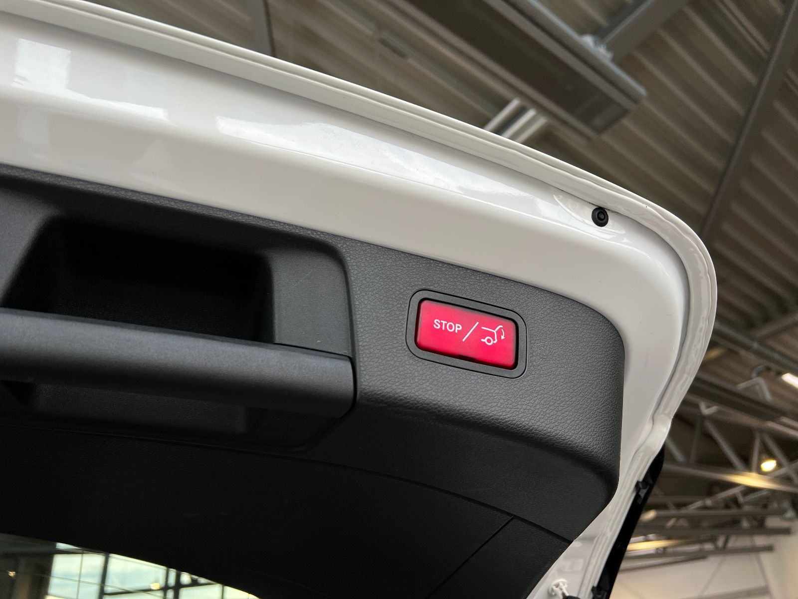 Fahrzeugabbildung Mercedes-Benz GLA 200 PANO LED NAV SHZ RFK