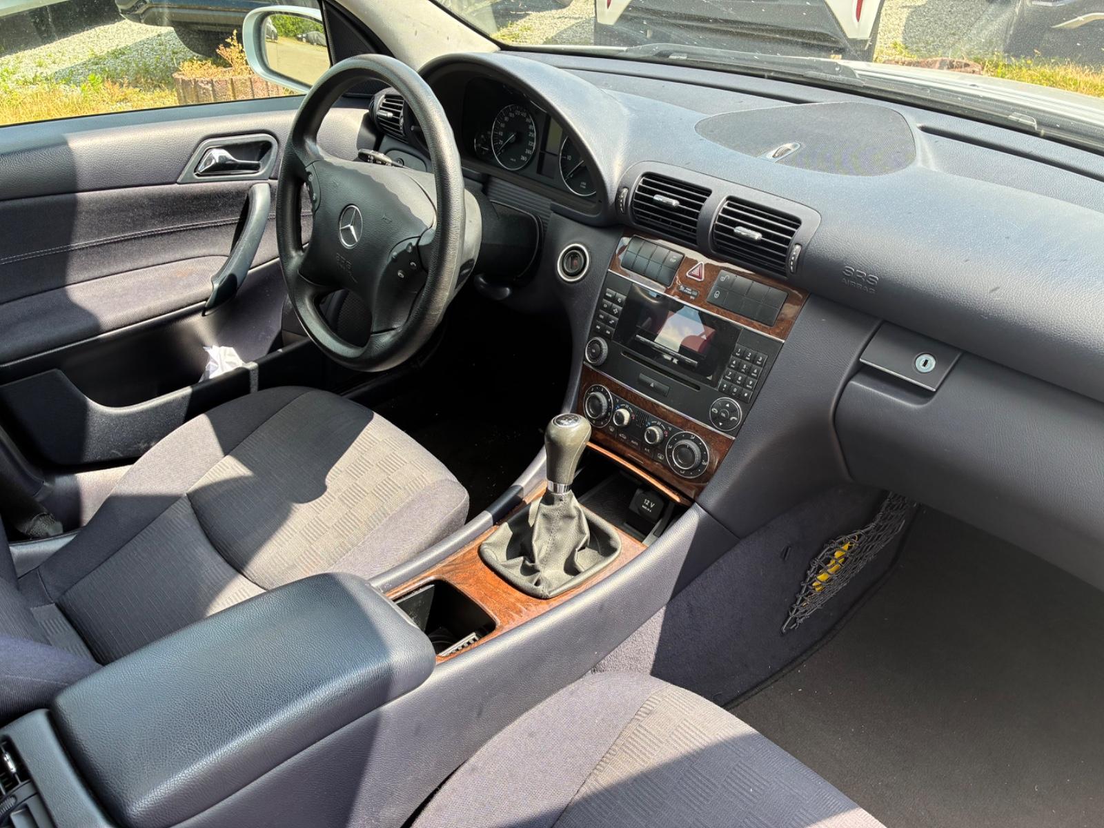 Mercedes-Benz C180 2005 — photo 5