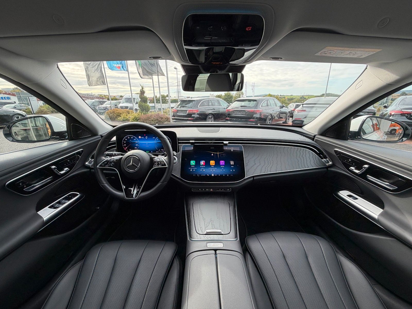 Fahrzeugabbildung Mercedes-Benz E 300de Avantgarde AHK+Distr+Memory+360+DigitalL