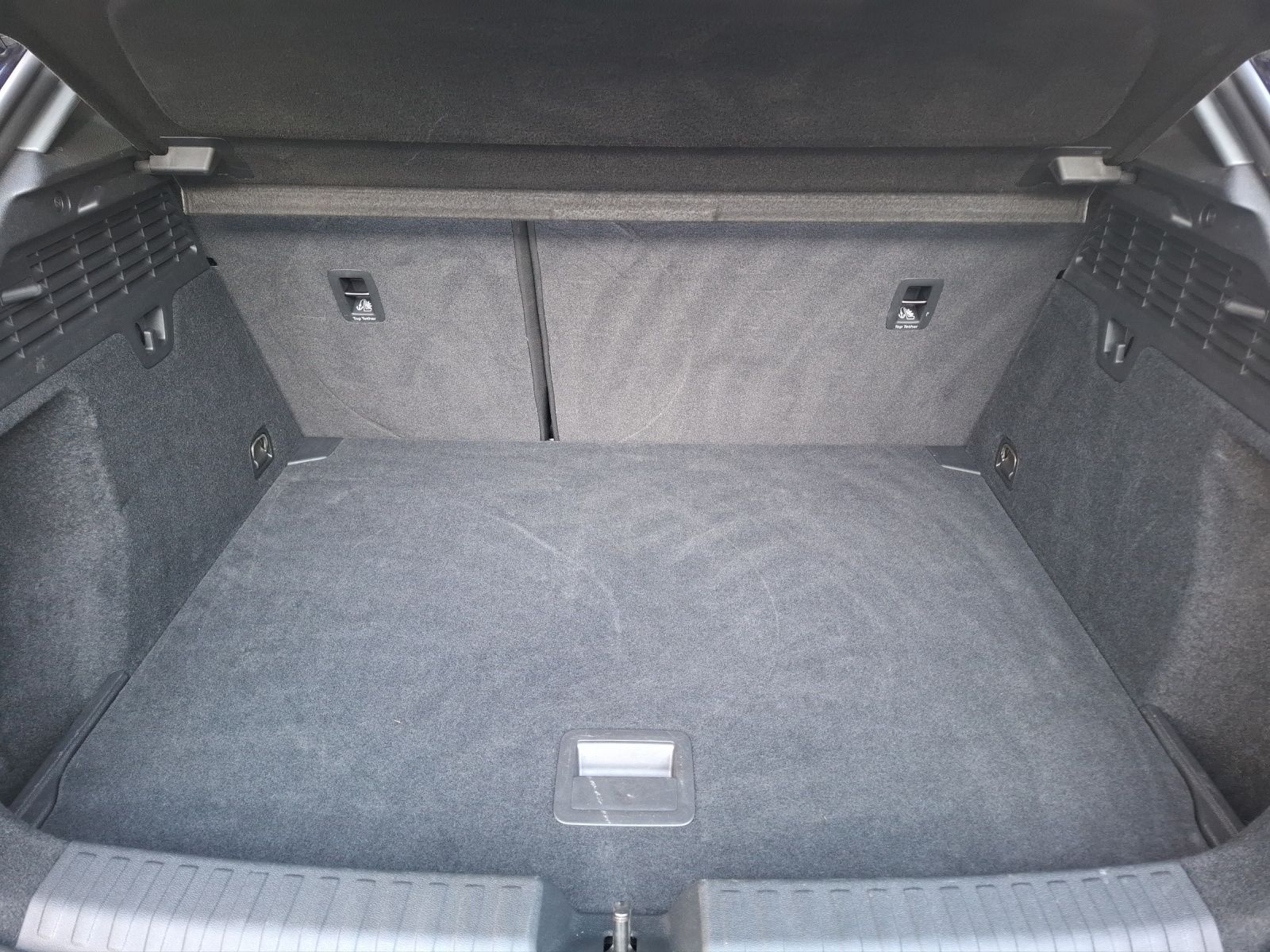 Fahrzeugabbildung Audi A3 Sportback 30 TFSI advanced Navi AVC ACC PDC S