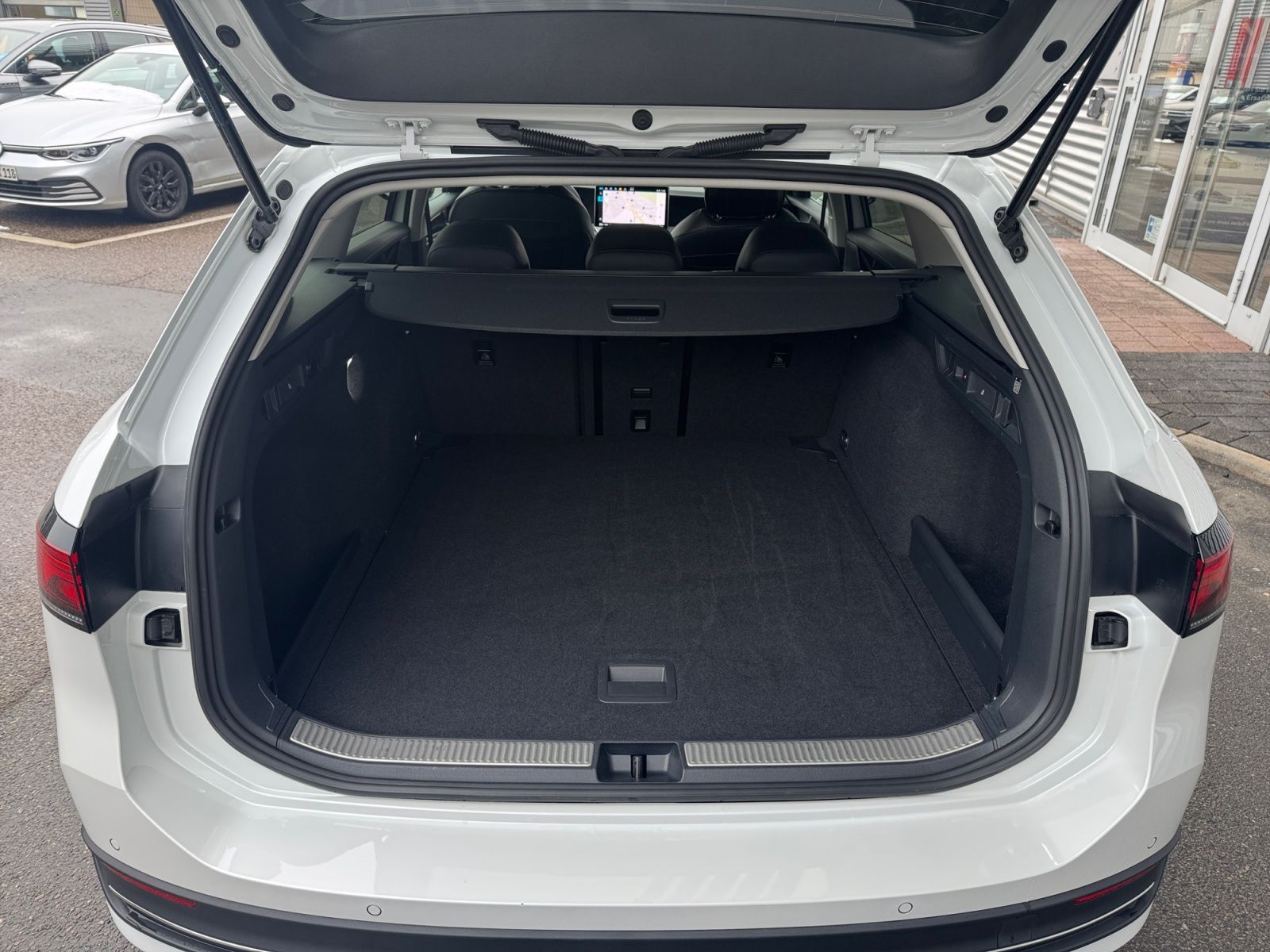 Volkswagen Passat Variant - Bild 8