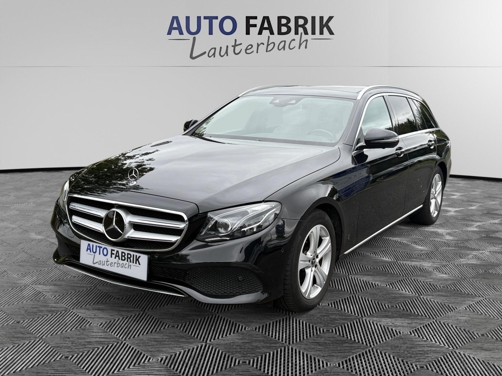 Mercedes-Benz E 220 T - AUTOMATIK - AHK - PANORAMA