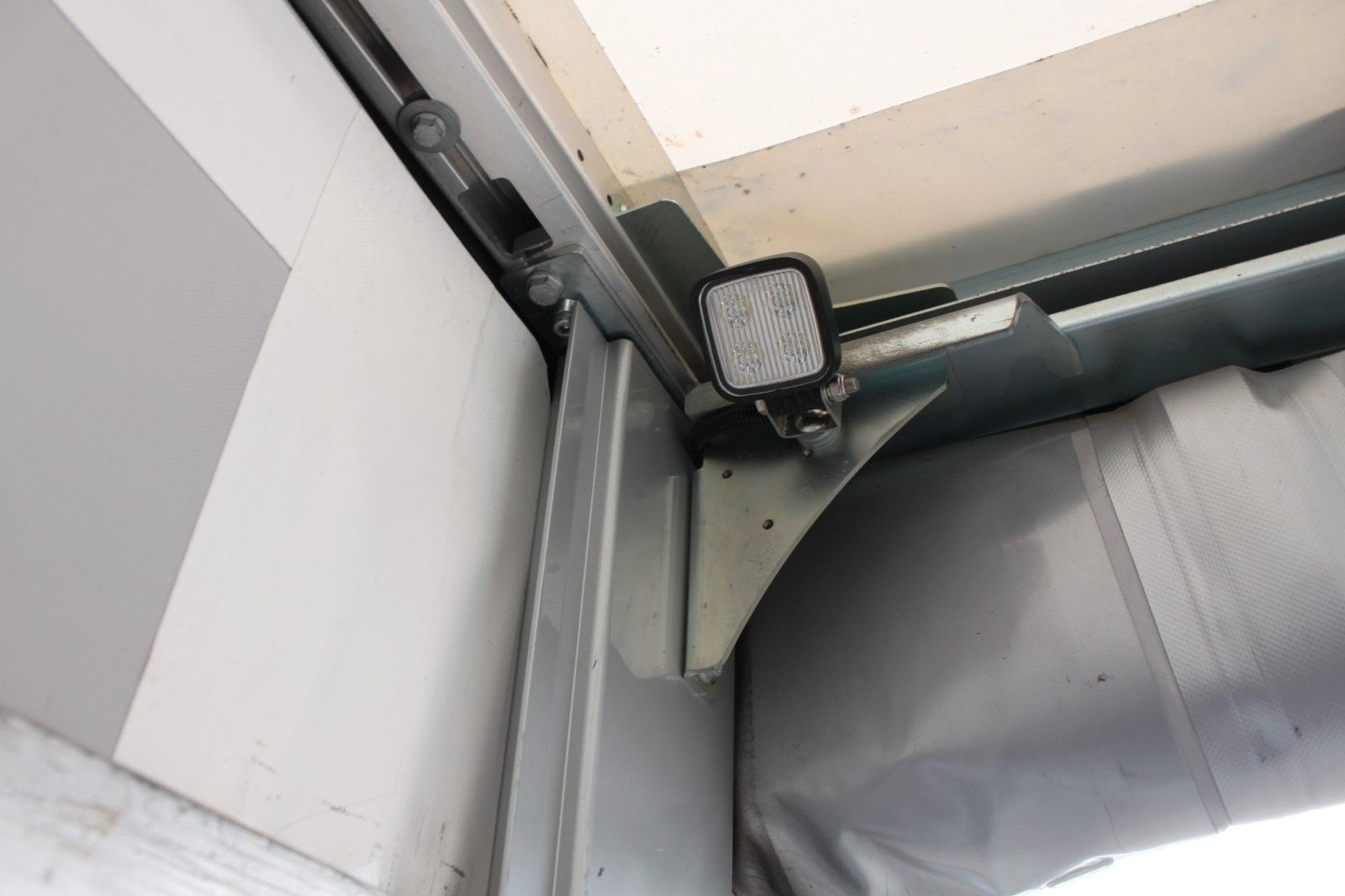 Fahrzeugabbildung Iveco Daily 70C18H/P Schiebeplane