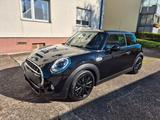 MINI Cooper S Coupé - MINI Cooper S aus 2016