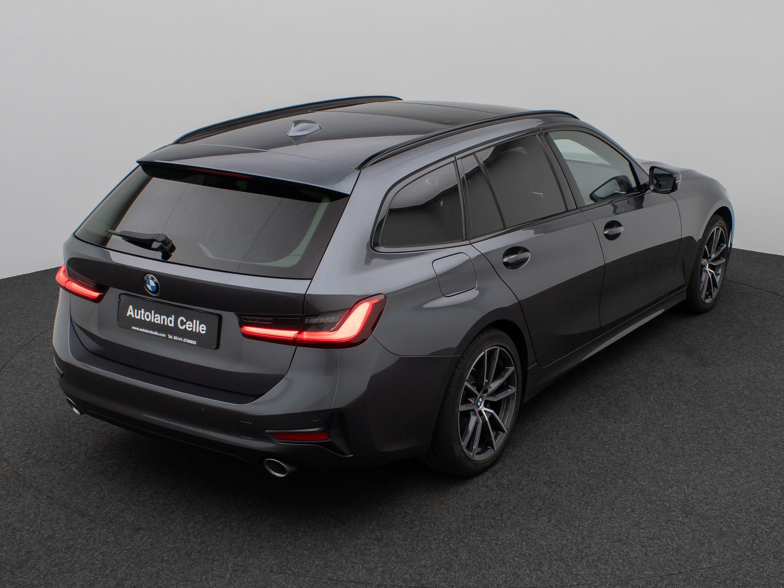 Fahrzeugabbildung BMW 320d xD  Sport Line Panorama DAB H/K Stop&Go AHK