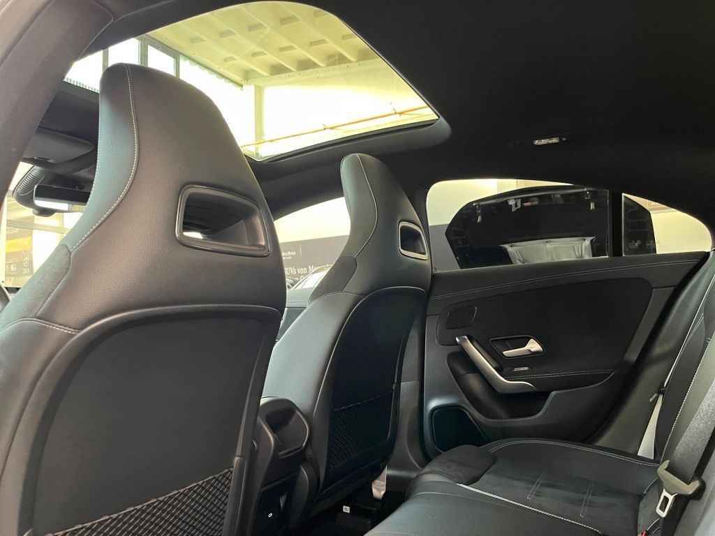 Fahrzeugabbildung Mercedes-Benz CLA 180 Coupé AMG Night Distronic+ Pano LED 360°