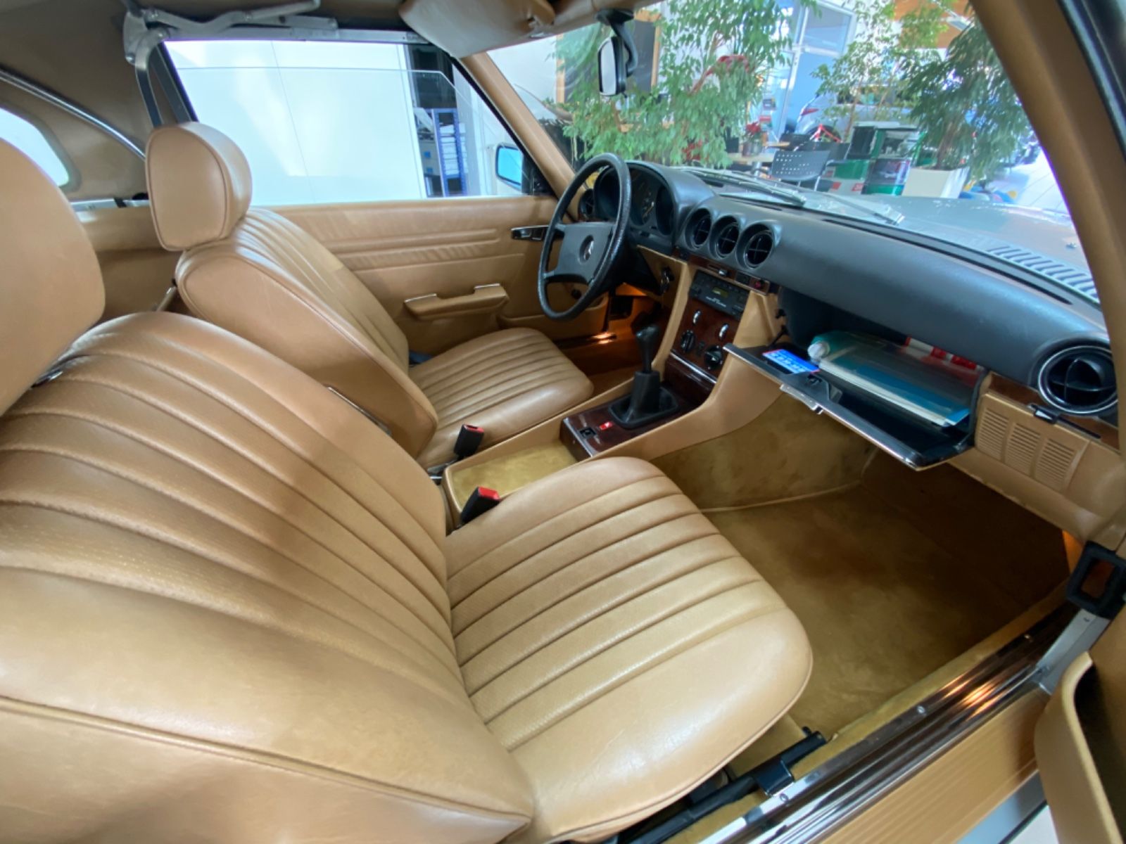 Fahrzeugabbildung Mercedes-Benz SL 280 74tkm Zustand 1- TOP