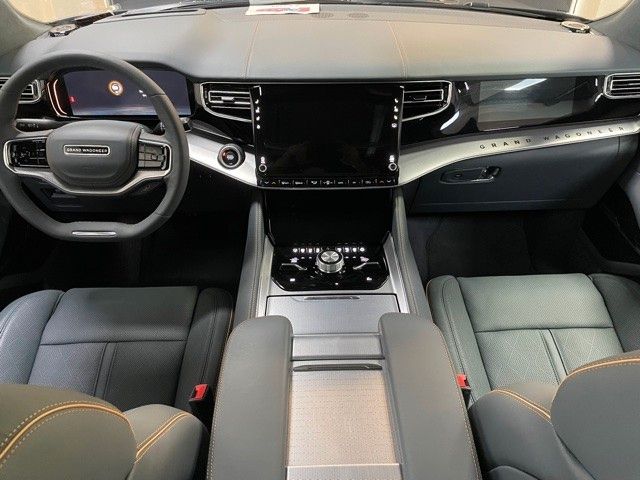 Fahrzeugabbildung Jeep GRAND WAGONEER 6.4L V-8 LPG NIGHT VIEW 1. HAND