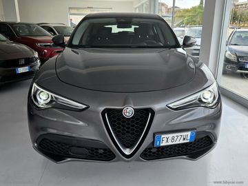 Alfa-Romeo Stelvio - 8