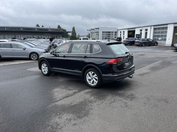 Volkswagen Tiguan Allspace - 11