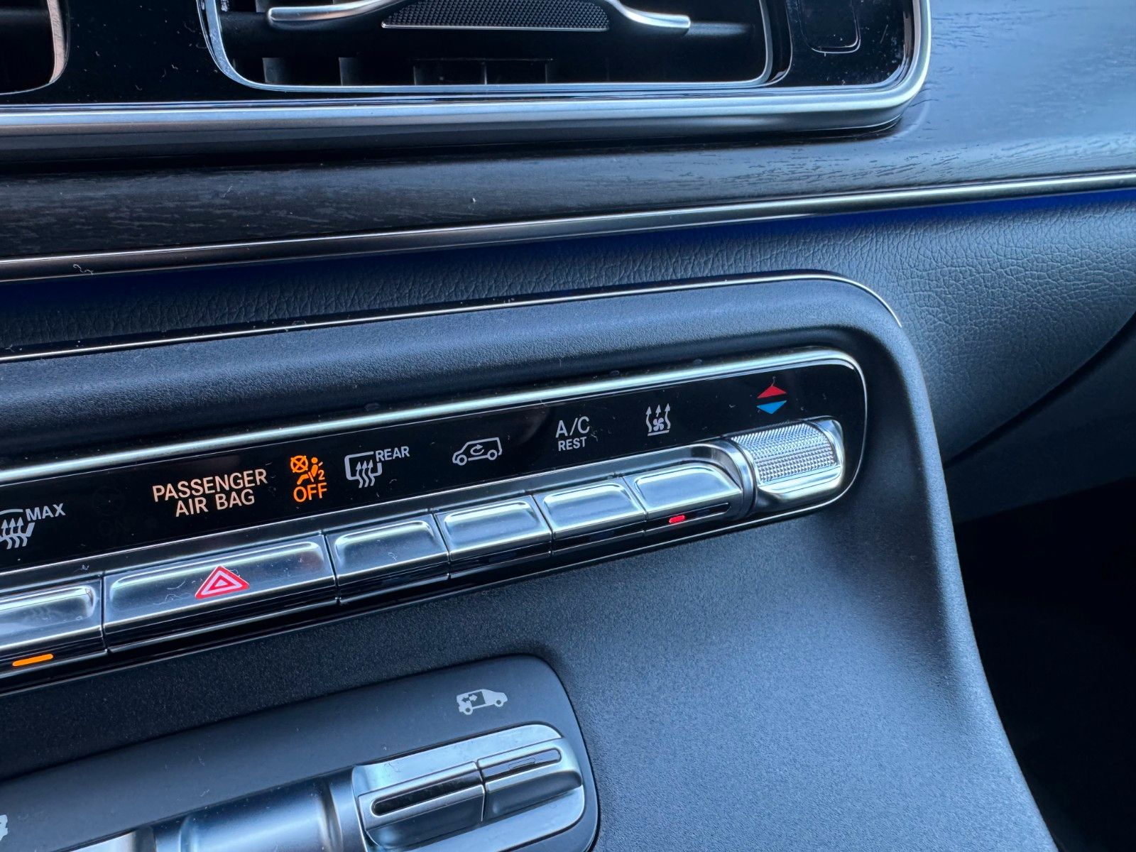 Fahrzeugabbildung Mercedes-Benz V 300 d AVA Extral Standheiz DISTRONIC