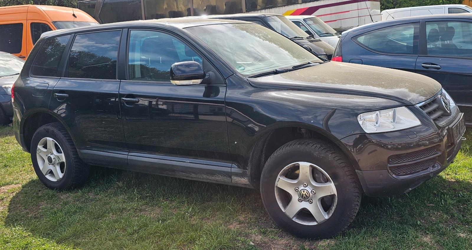 Volkswagen Touareg 2005 — rear view