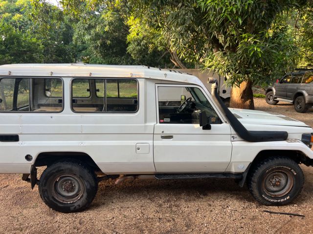 Toyota Land Cruiser HZJ 75 Buschtaxi 4,2 Liter 