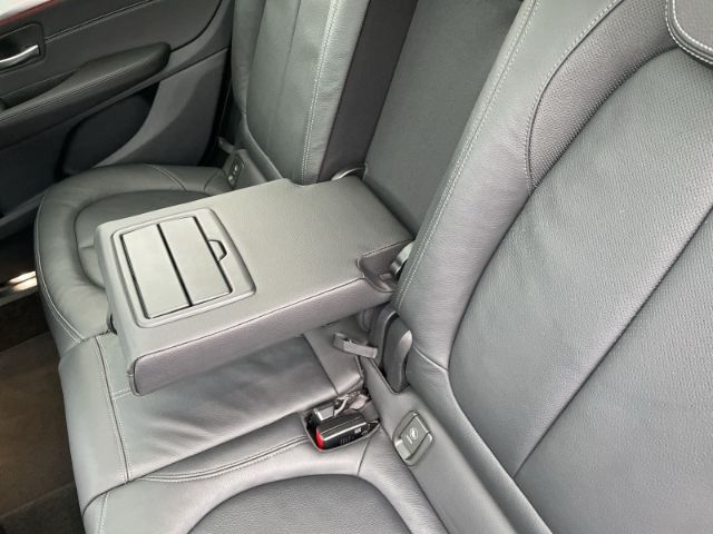 Fahrzeugabbildung BMW 220 Gran Tourer Sport Line Autom. AHK, Navi, Pan