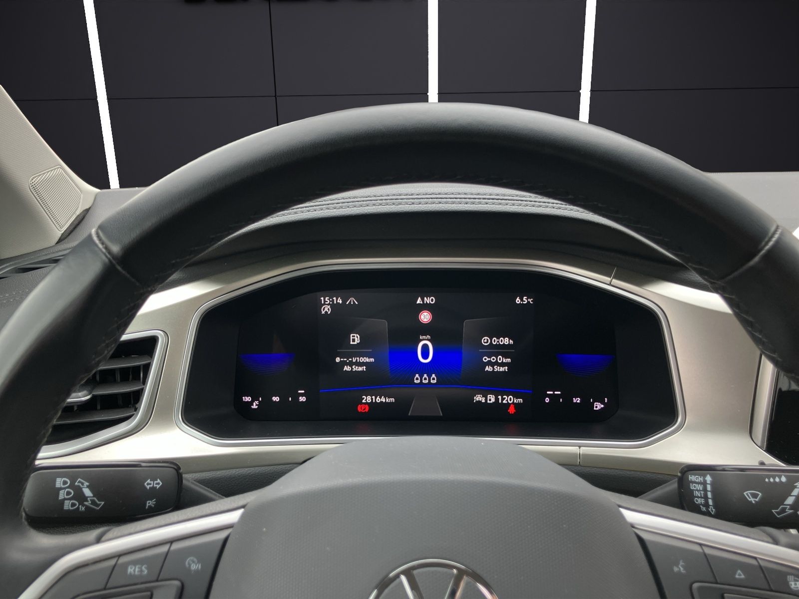 Fahrzeugabbildung Volkswagen T-Roc 1.0 TSI Move LEDplus AHK Navi AID ACC RFK