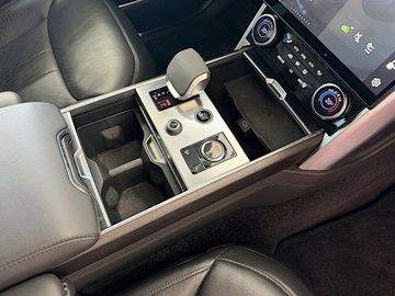 Land-Rover Range Rover - 10