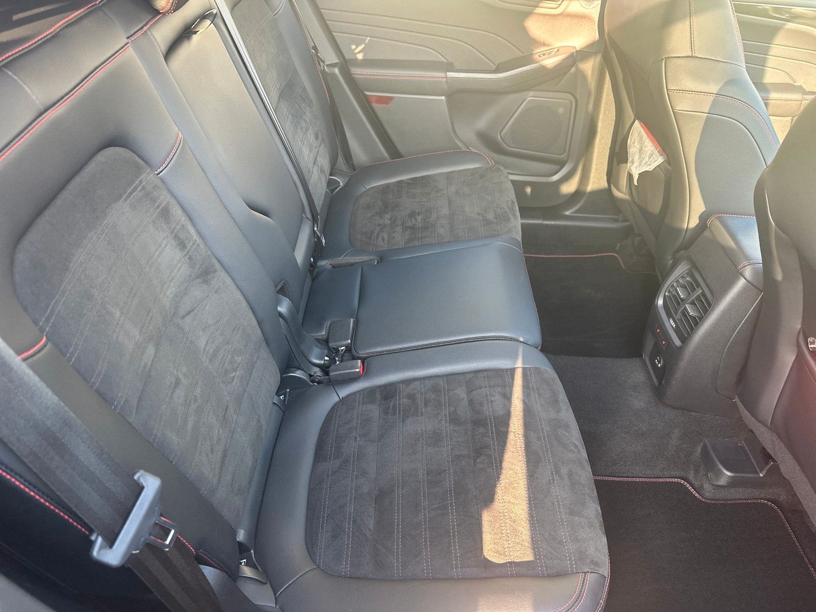 Fahrzeugabbildung Ford Kuga ST-Line X, AHK schwenkbar, Rückfahrkamera