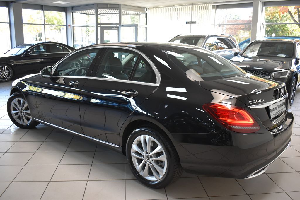 Mercedes-Benz C 300 d 4M 15 T/KM DISTR TOTW SPUR UNFALLFREI