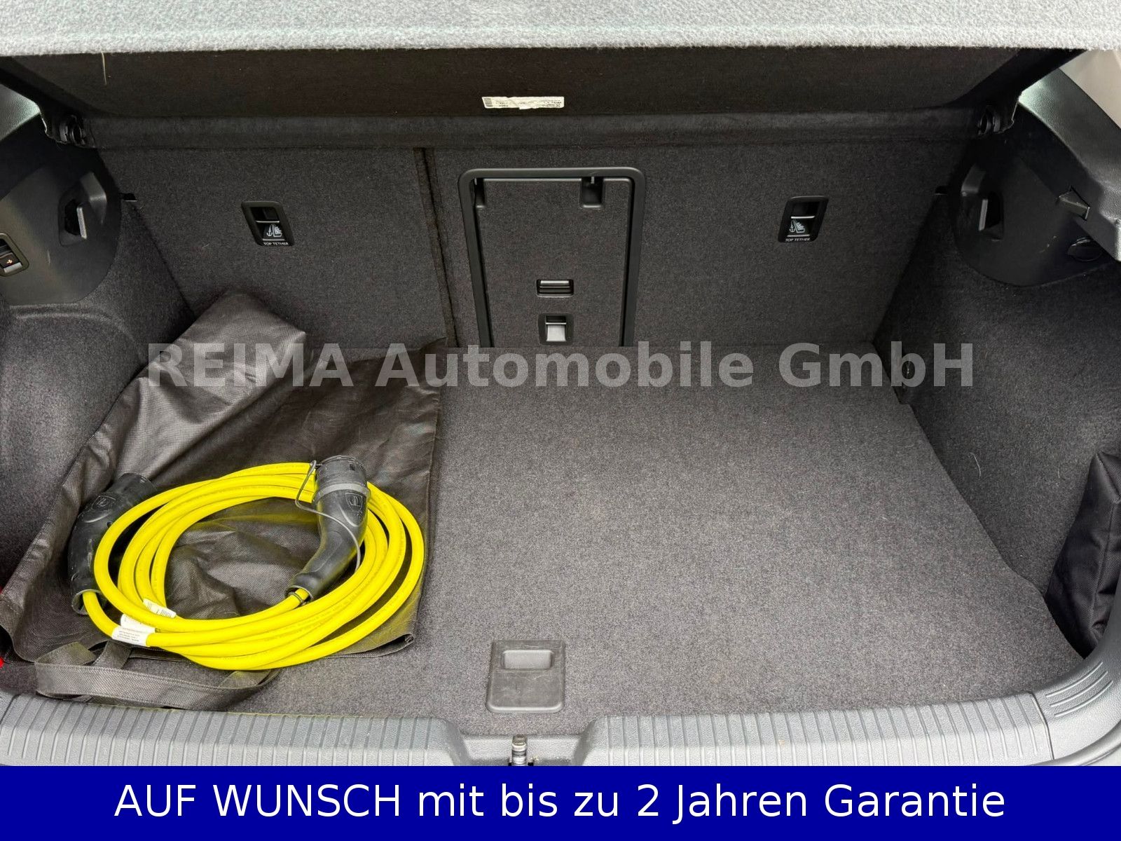 Fahrzeugabbildung Volkswagen Golf VIII Lim. Style eHybrid, ACC, LED, AHK