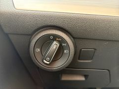 Fahrzeugabbildung Volkswagen T6.1 Multivan Comfortl. Navi LED Sitzh AHK Kamer