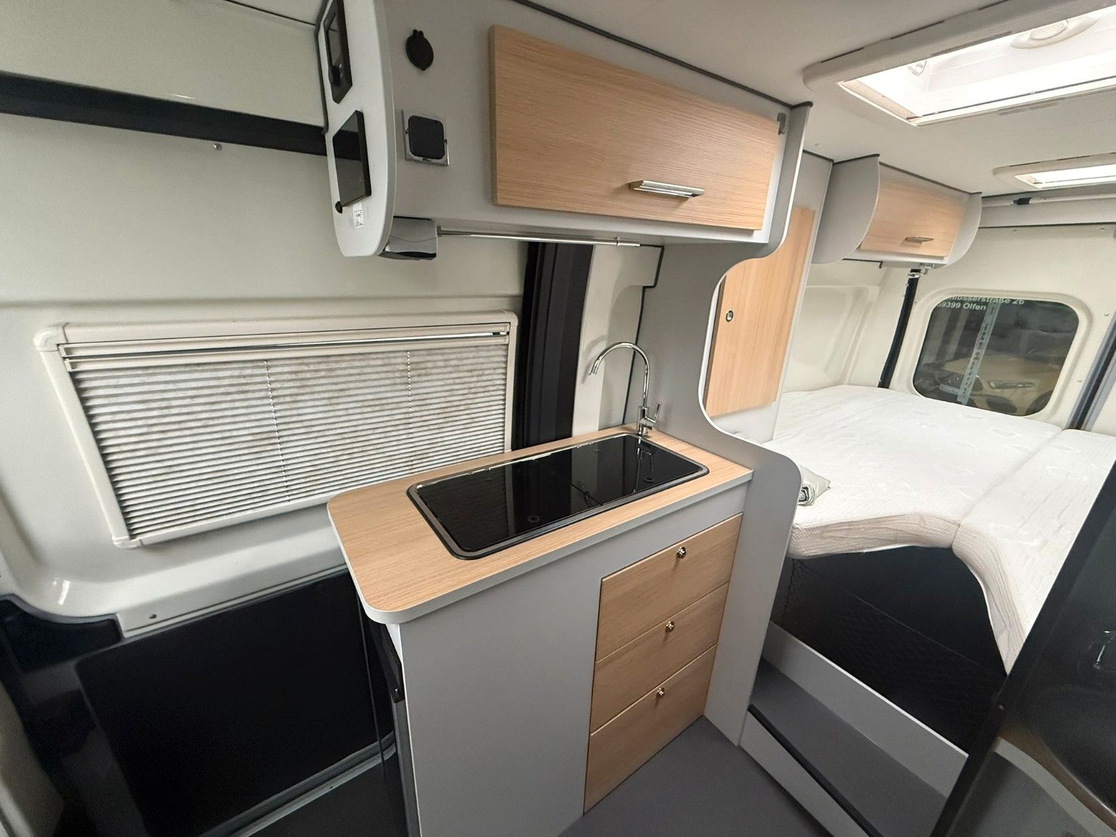 Fahrzeugabbildung Karmann Dexter DE 600 Automatik  160 PS