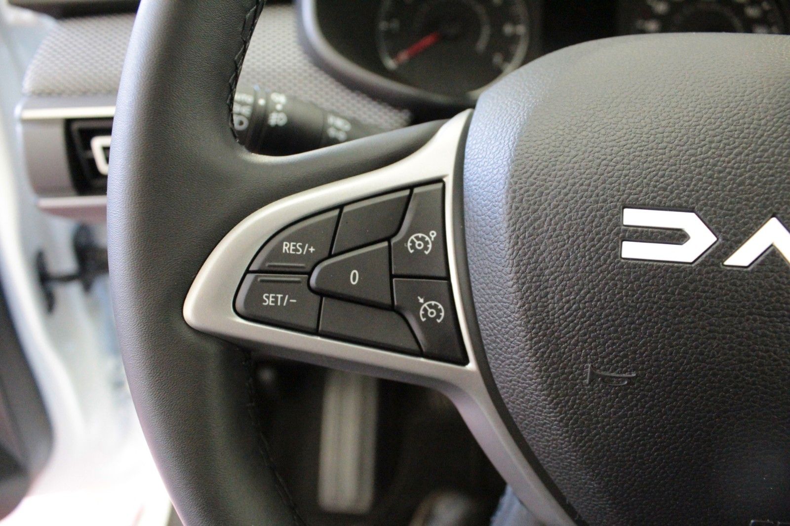 Fahrzeugabbildung Dacia Jogger TCE 110   Expression 5-Sitzer   *15518