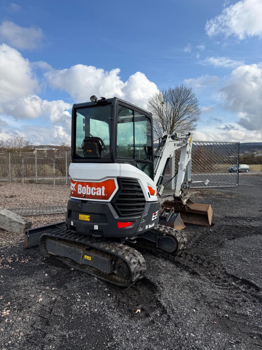 Bobcat E27Z, AUX2, UVV neuer Service,Nullheck, 2xLöffel