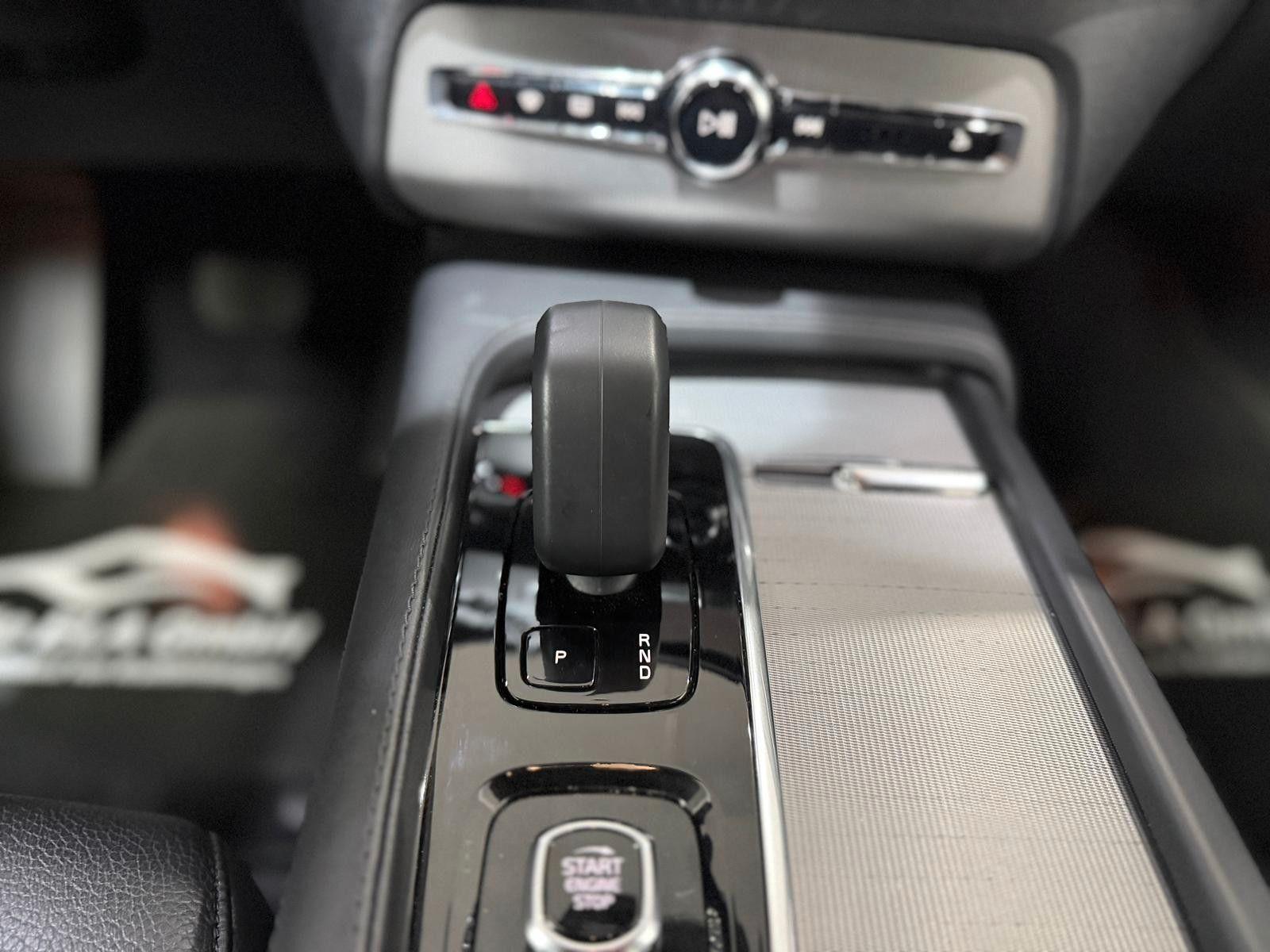Volvo XC90 T8 Plug-In Hybrid AWD 1.Hand|7 Sitze|Leder