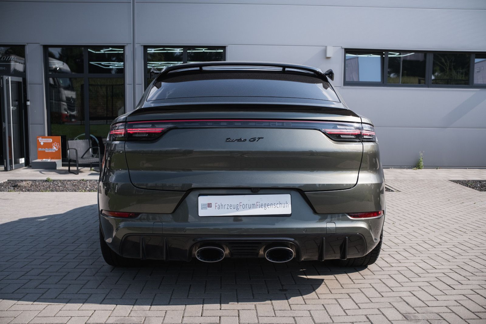 Fahrzeugabbildung Porsche Cayenne Coupe Turbo GT-Burmester-Keramik-1.Hand