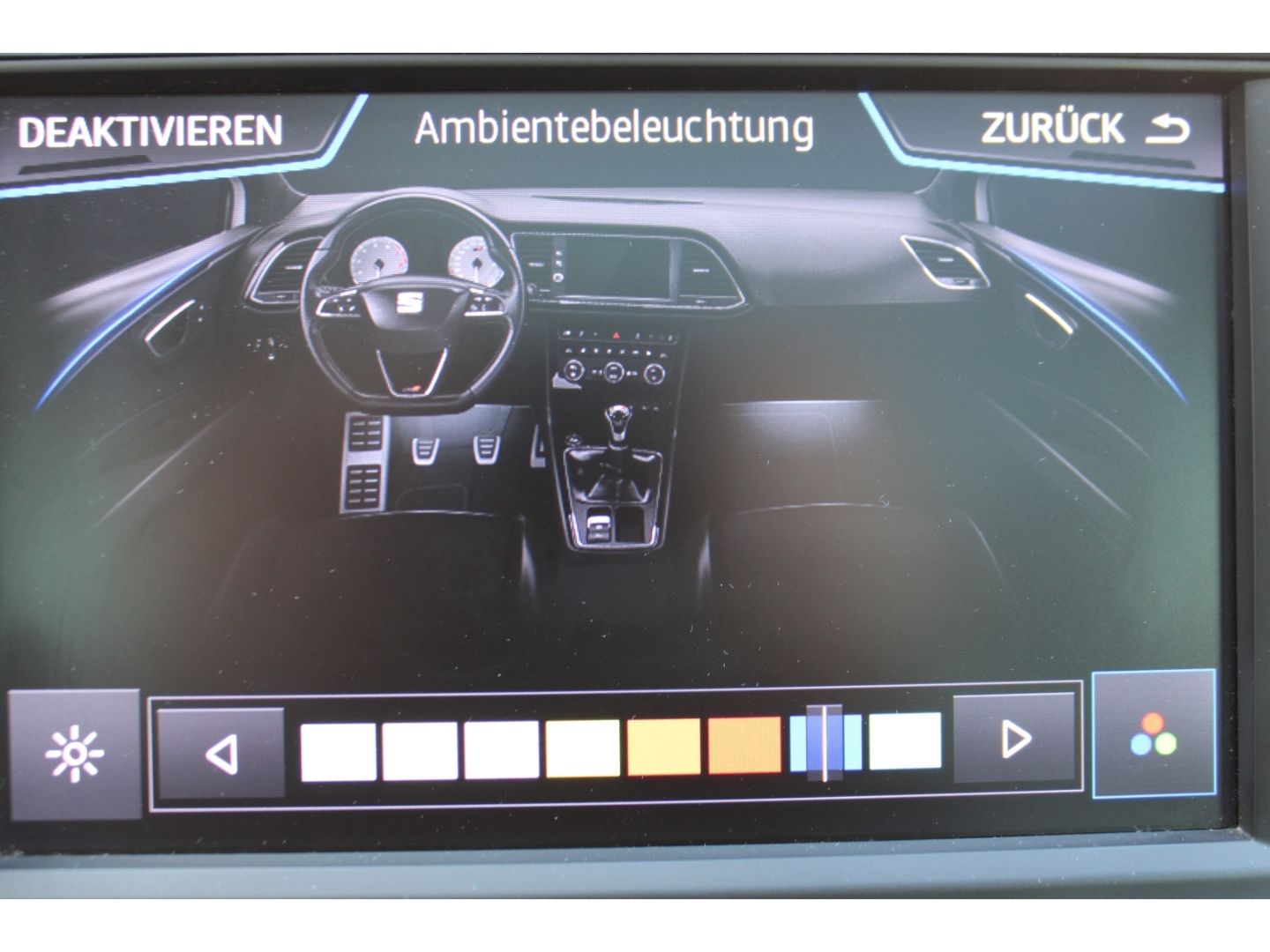 Fahrzeugabbildung SEAT Leon 300 4Drive Cupra Remus H&R DSG ACC LED Pano