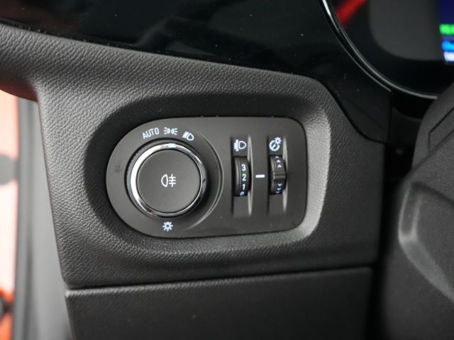 Corsa-e F EDITION 50kWH AT+LED+SITZHEIZUNG+KLIMA
