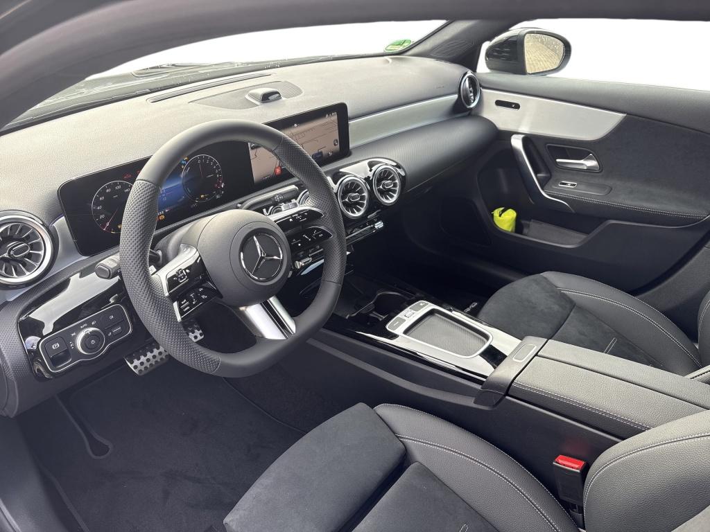 Mercedes-Benz A 250 e Special Edition AMG Night Multibeam 19''